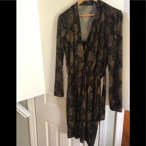 Women’s Tahari size 4 snakeskin print dress